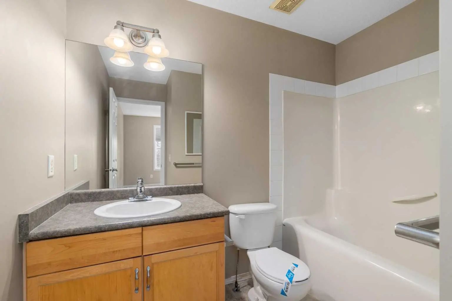 205 Mckenzie Towne Gate Southeast, Calgary – Residential Row/Townhouse Listing Photo 22
