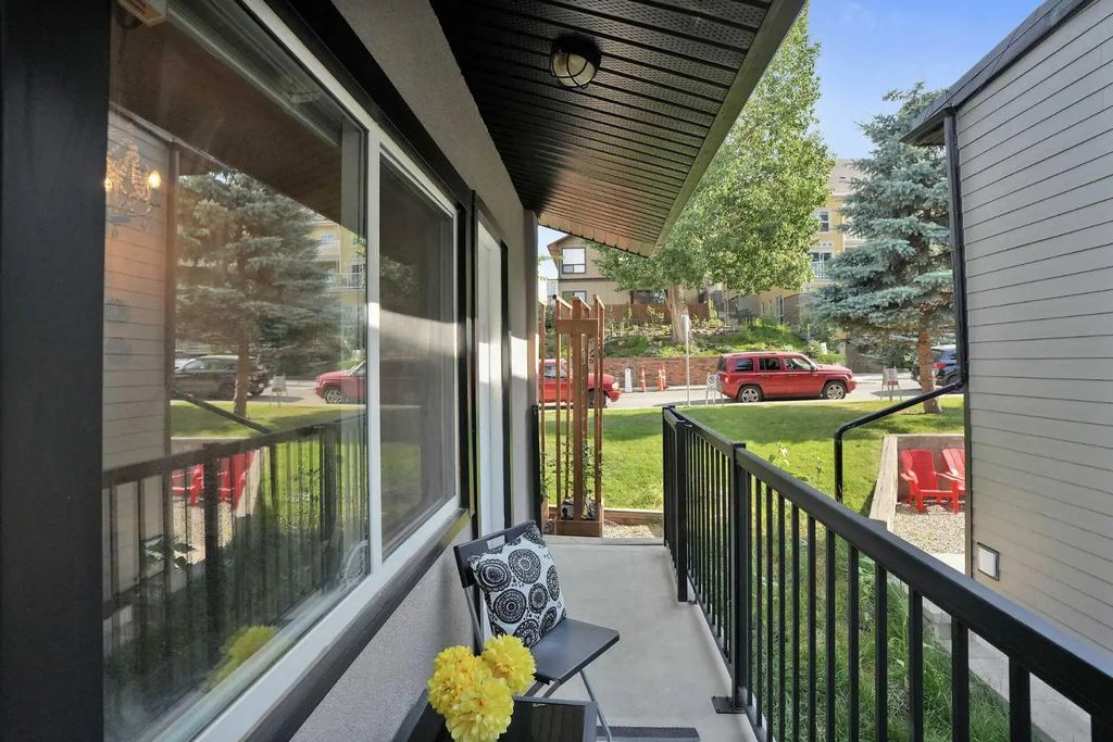 1 1618 28 Avenue Sw, Calgary