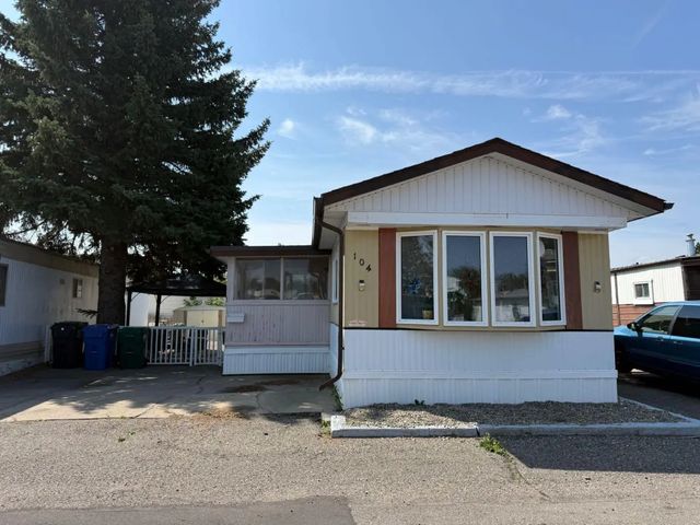 104 1410 43 Street S, Lethbridge