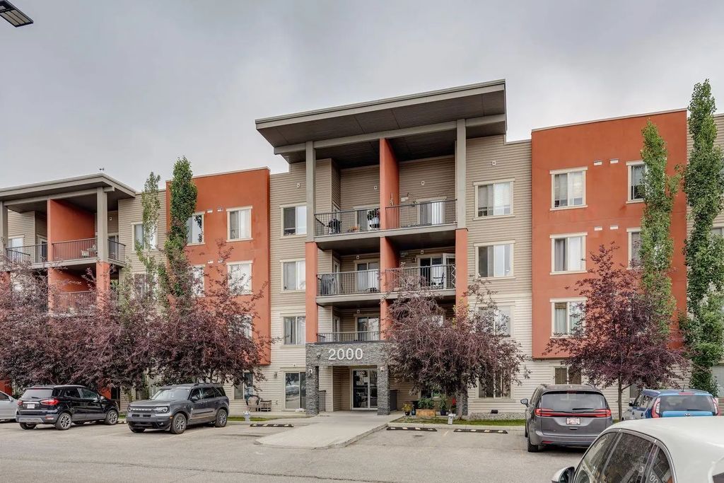 2117 403 Mackenzie Way Sw, Airdrie