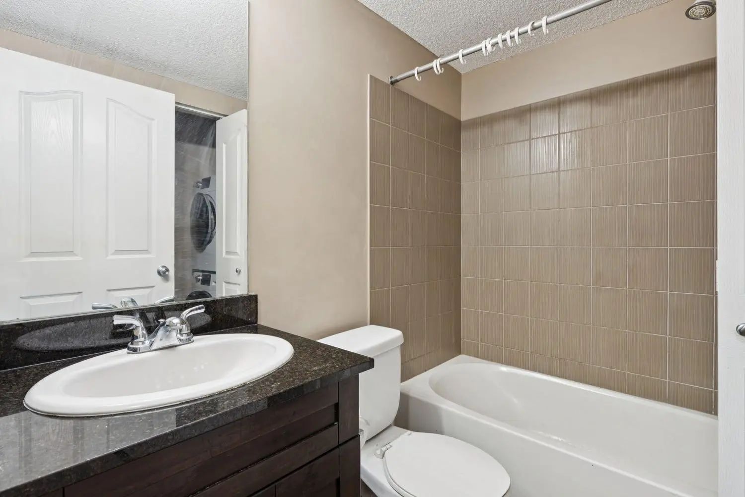 2117 403 Mackenzie Way Southwest, Airdrie – Residential Apartment Listing Photo 16