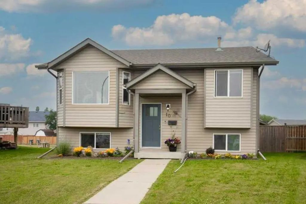 10 Hansen Close , Sylvan Lake