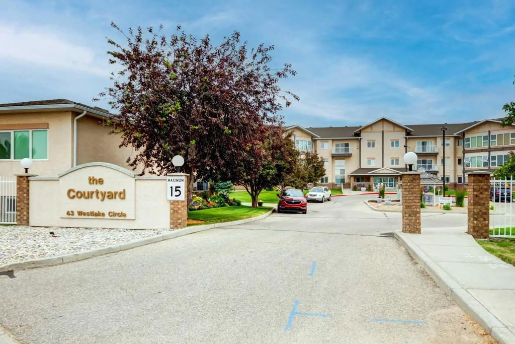109 43 Westlake Circle , Strathmore