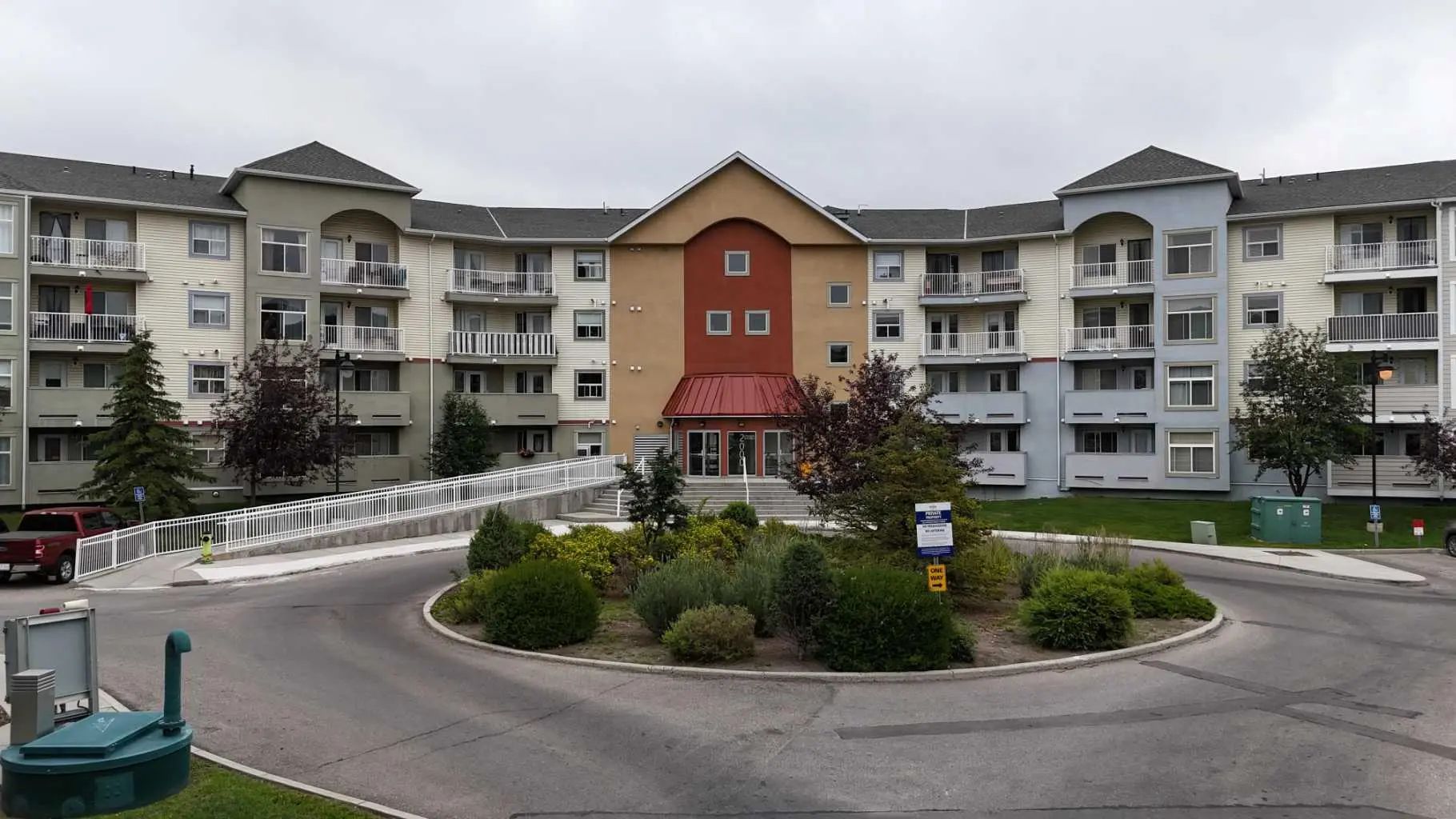 2430 700 Willowbrook Road Northwest, Airdrie – Residential Apartment Listing Photo 2