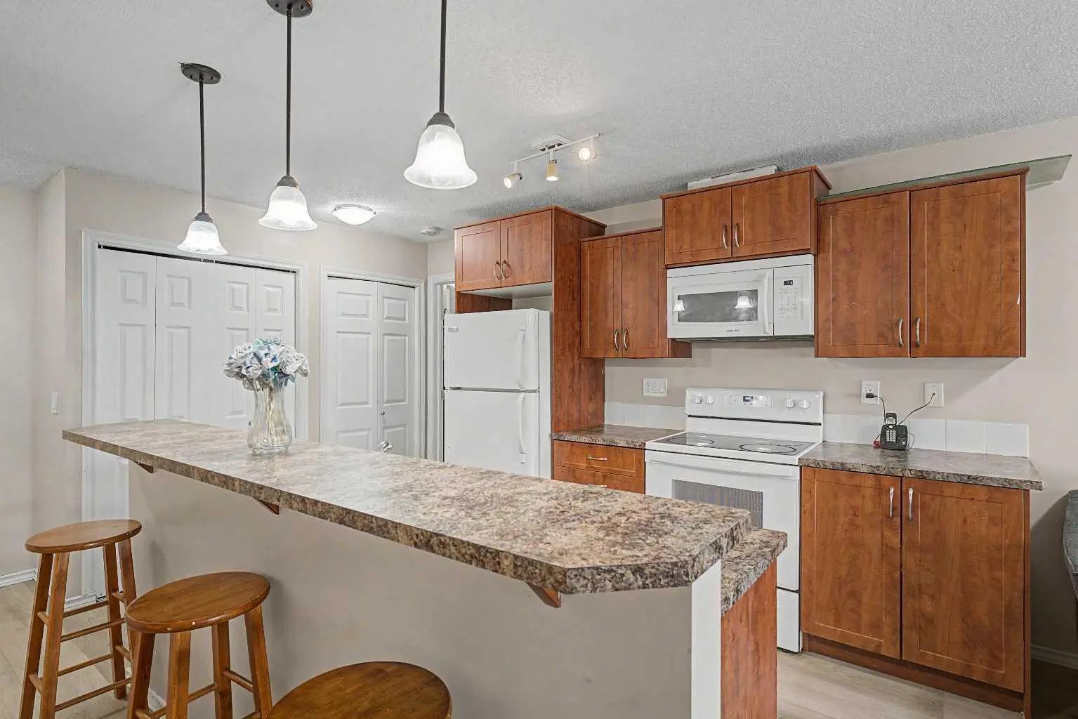 2430 700 Willowbrook Road Northwest, Airdrie – Residential Apartment Listing Photo 5
