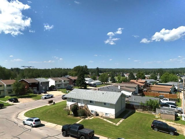 4740 56 Avenue , Whitecourt