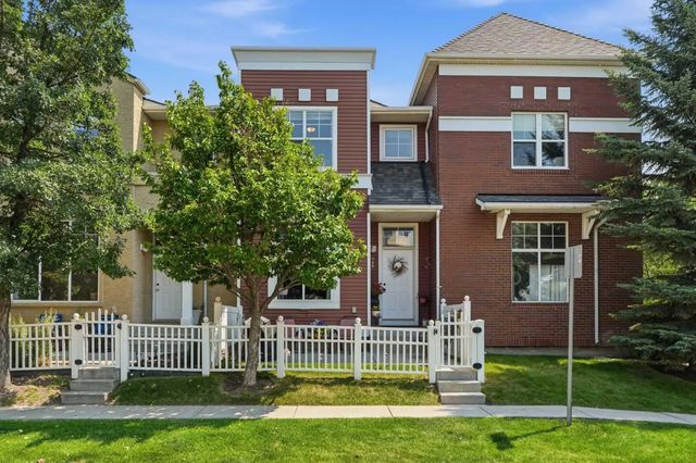 140 Promenade Way Se, Calgary
