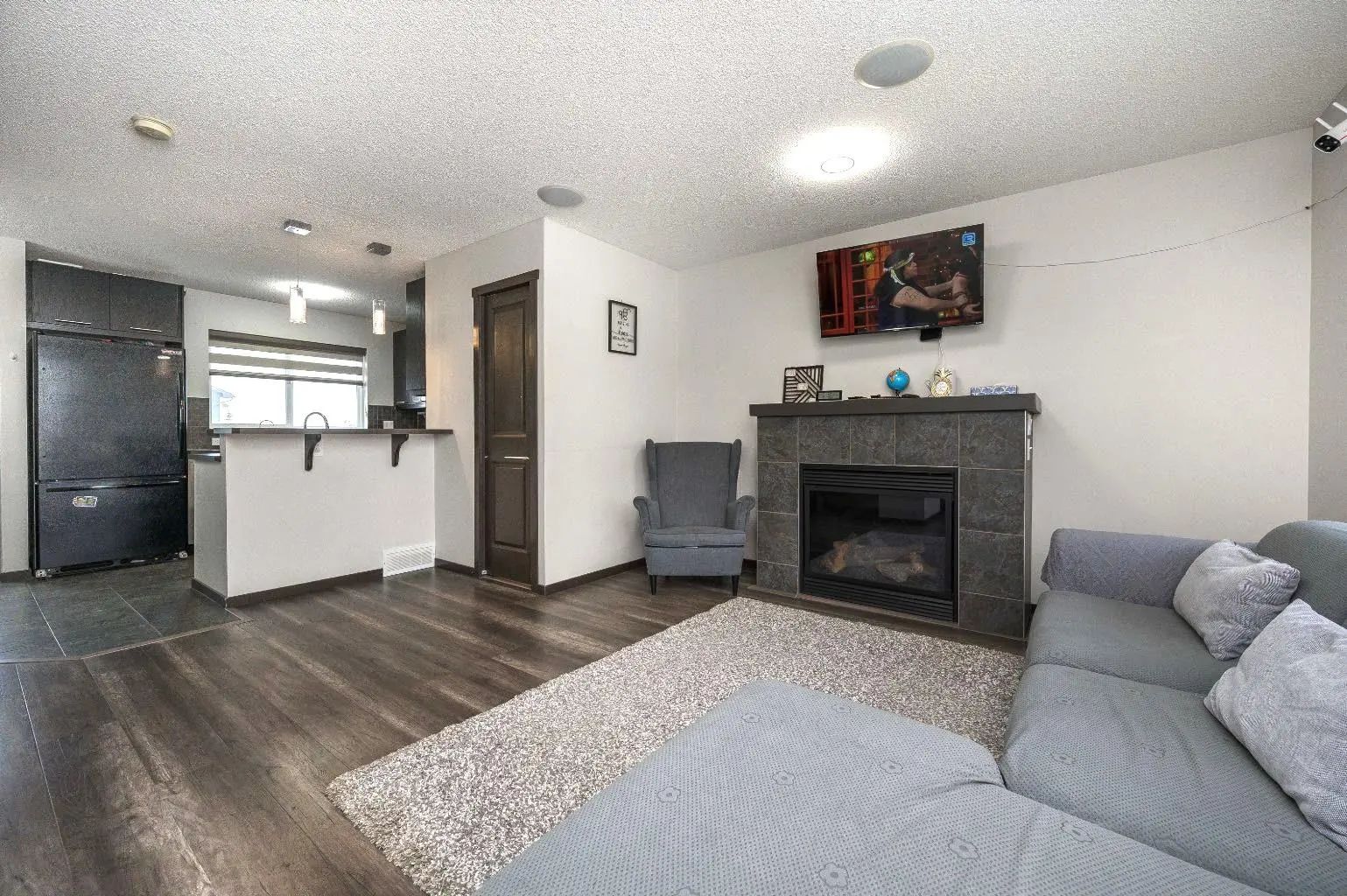 702 Panamount Boulevard Northwest, Calgary – Residential Semi Detached (Half Duplex) Listing Photo 3
