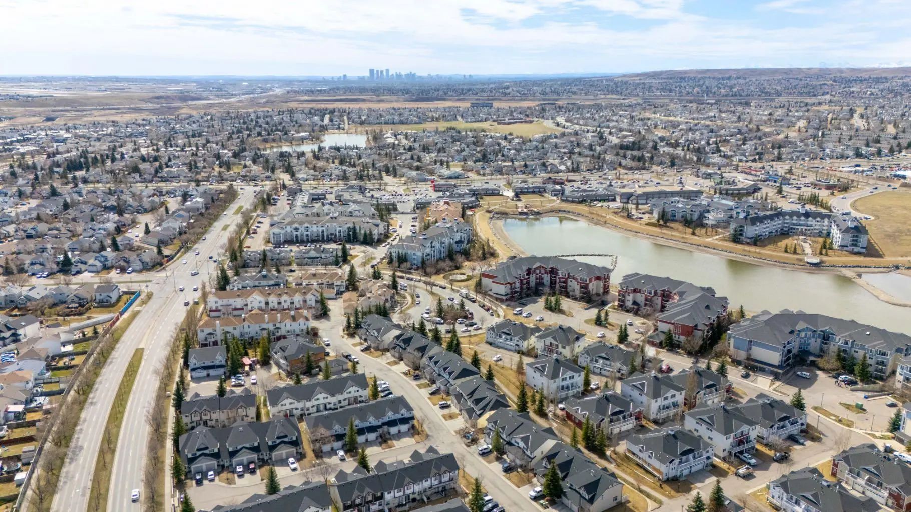 702 Panamount Boulevard Northwest, Calgary – Residential Semi Detached (Half Duplex) Listing Photo 39