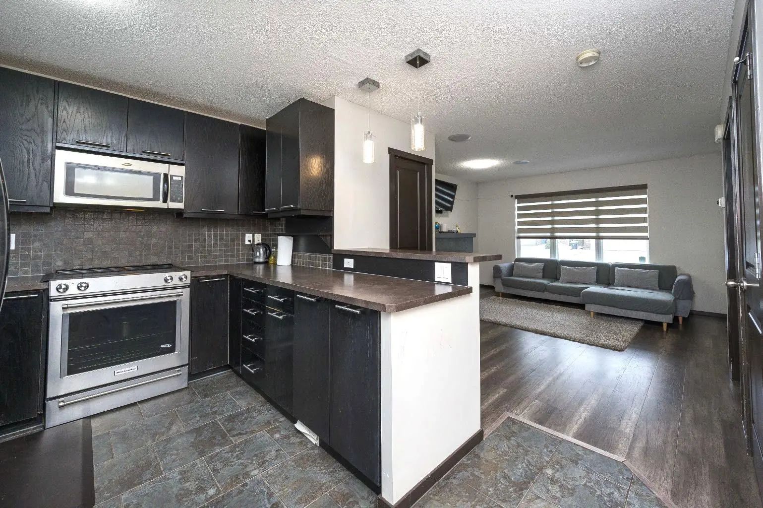 702 Panamount Boulevard Northwest, Calgary – Residential Semi Detached (Half Duplex) Listing Photo 8