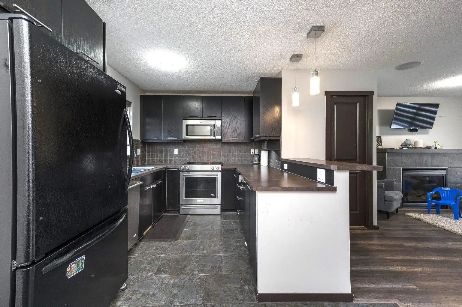 702 Panamount Boulevard Northwest, Calgary – Residential Semi Detached (Half Duplex) Listing Photo 9