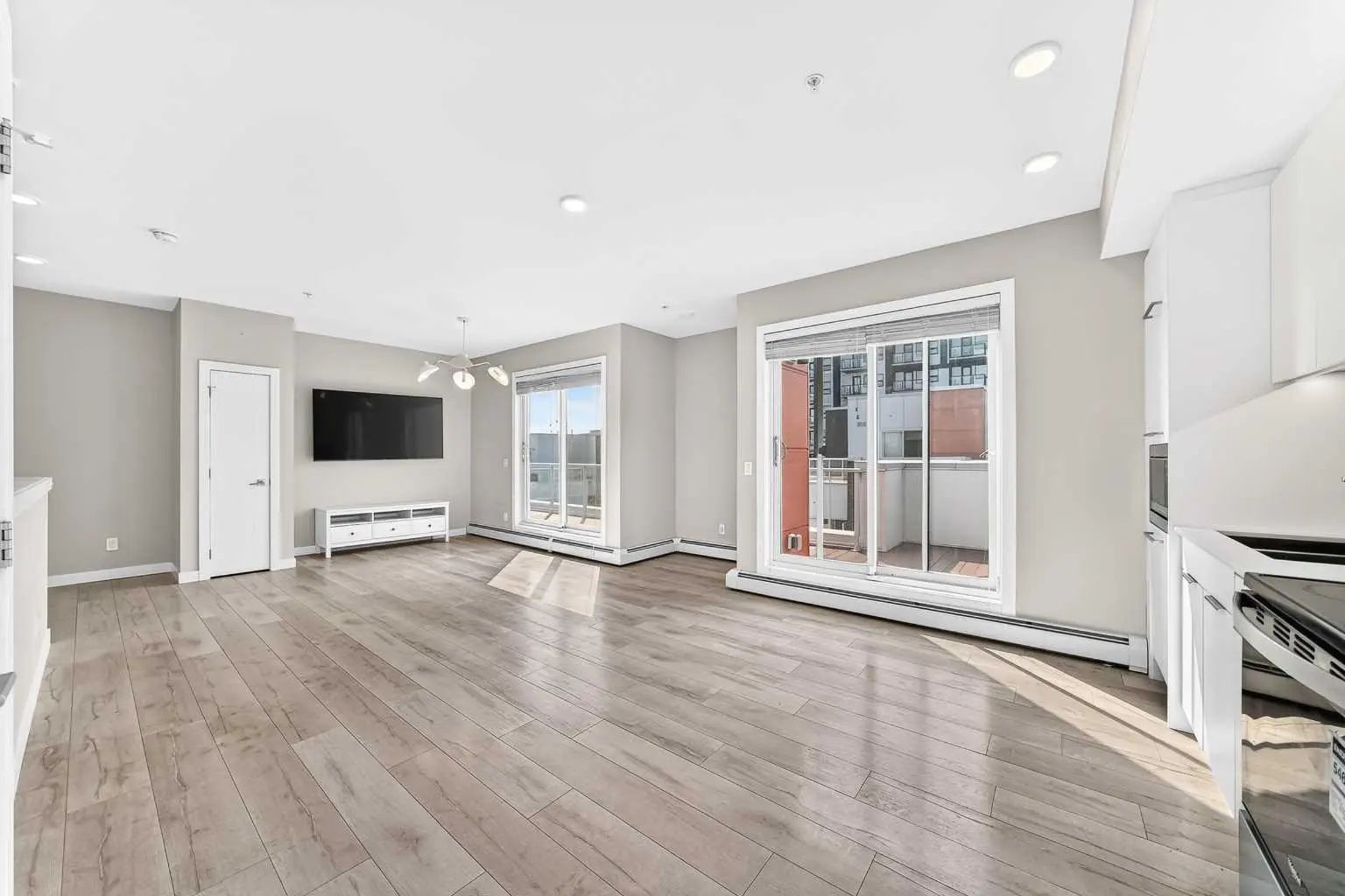 410 3130 Thirsk Street Northwest, Calgary – Residential Apartment Listing Photo 6