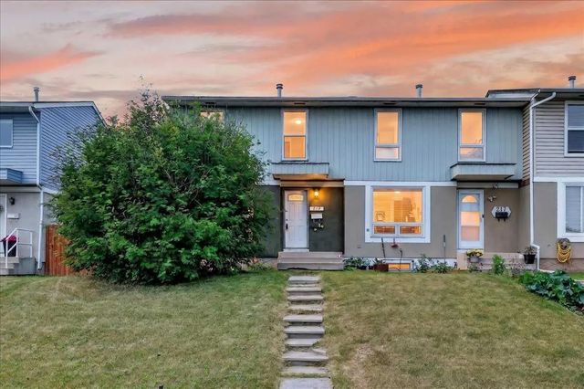 219 Penworth Drive Se, Calgary