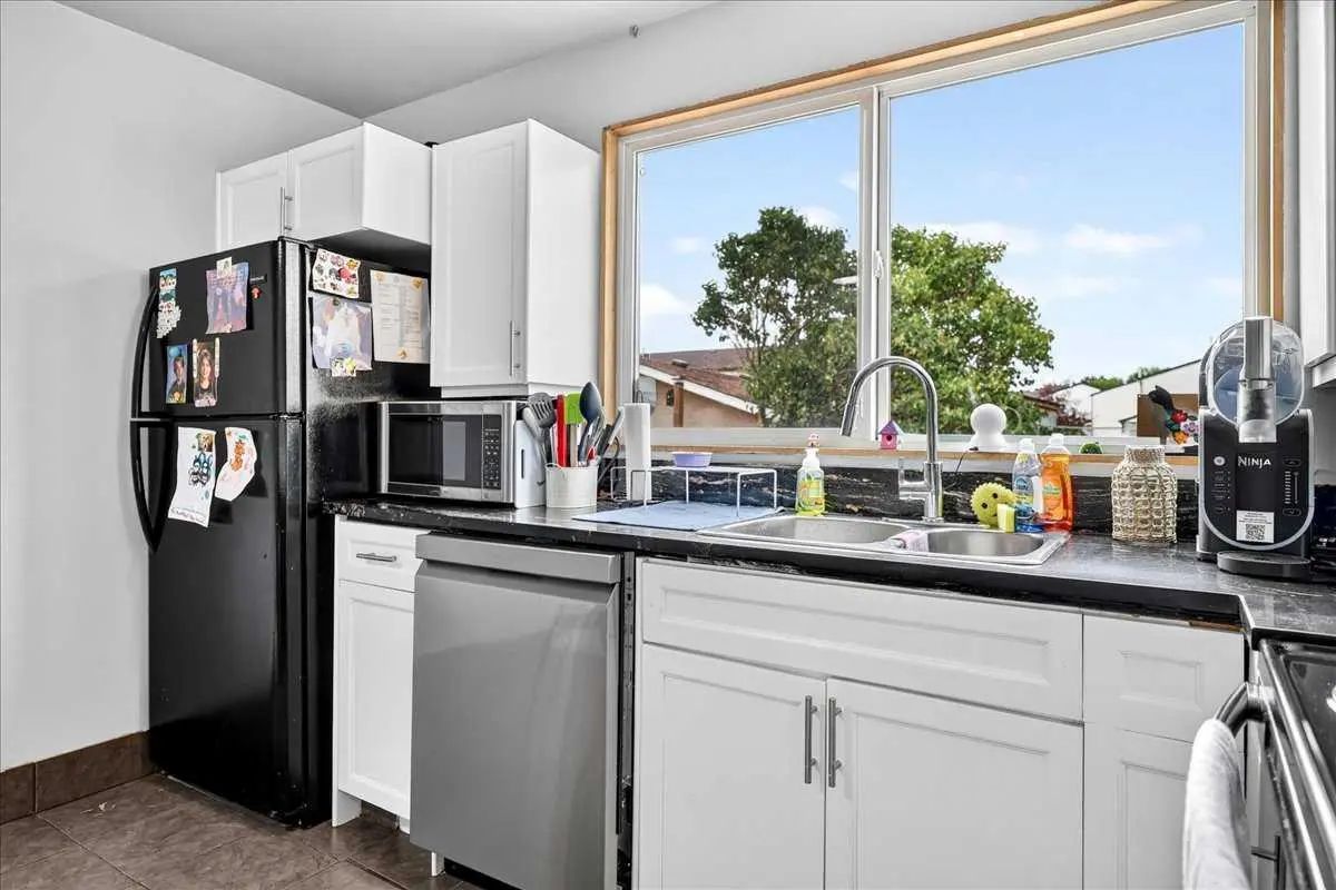 219 Penworth Drive Southeast, Calgary – Residential Semi Detached (Half Duplex) Listing Photo 12