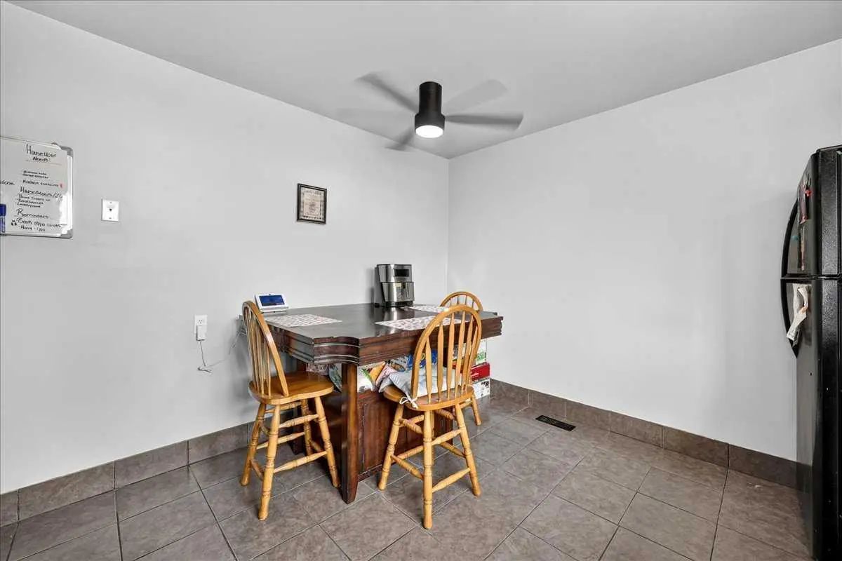219 Penworth Drive Southeast, Calgary – Residential Semi Detached (Half Duplex) Listing Photo 13