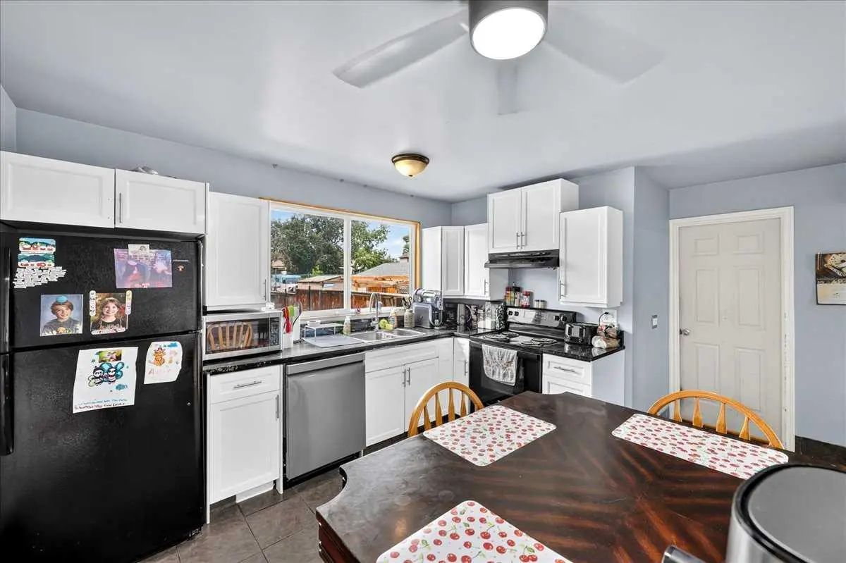 219 Penworth Drive Southeast, Calgary – Residential Semi Detached (Half Duplex) Listing Photo 14