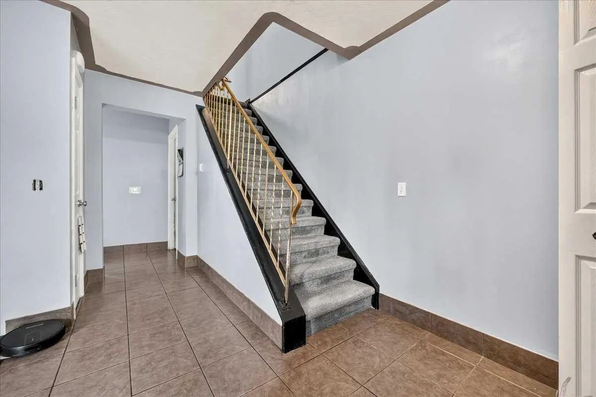 219 Penworth Drive Southeast, Calgary – Residential Semi Detached (Half Duplex) Listing Photo 16