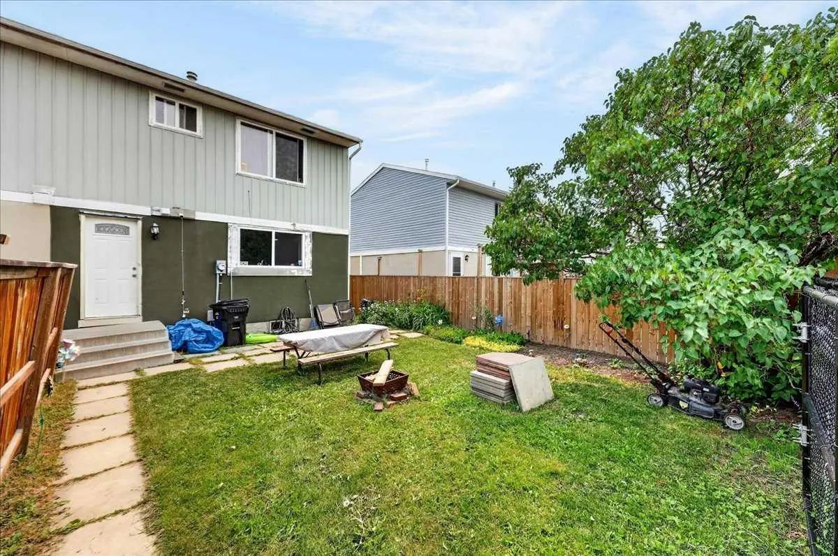 219 Penworth Drive Southeast, Calgary – Residential Semi Detached (Half Duplex) Listing Photo 36