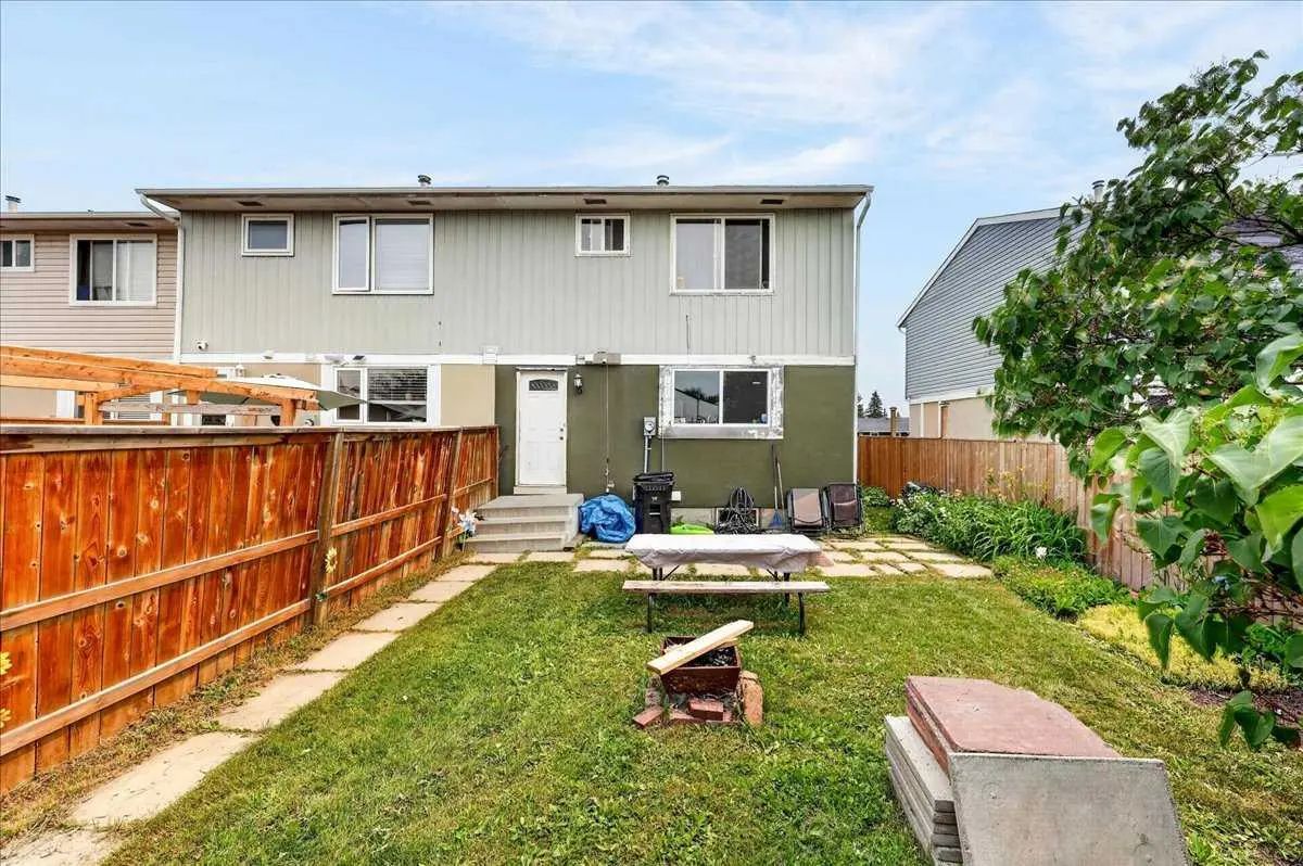 219 Penworth Drive Southeast, Calgary – Residential Semi Detached (Half Duplex) Listing Photo 37