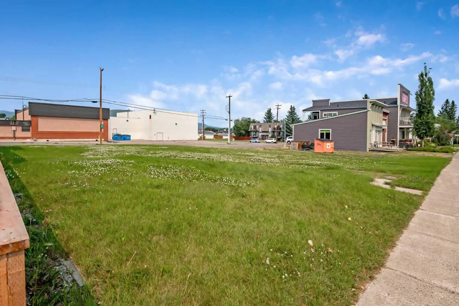 410 Main Street Nw, Diamond Valley