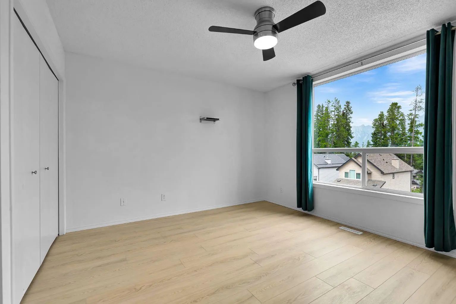 952 Wilson Way , Canmore – Residential Detached Listing Photo 5