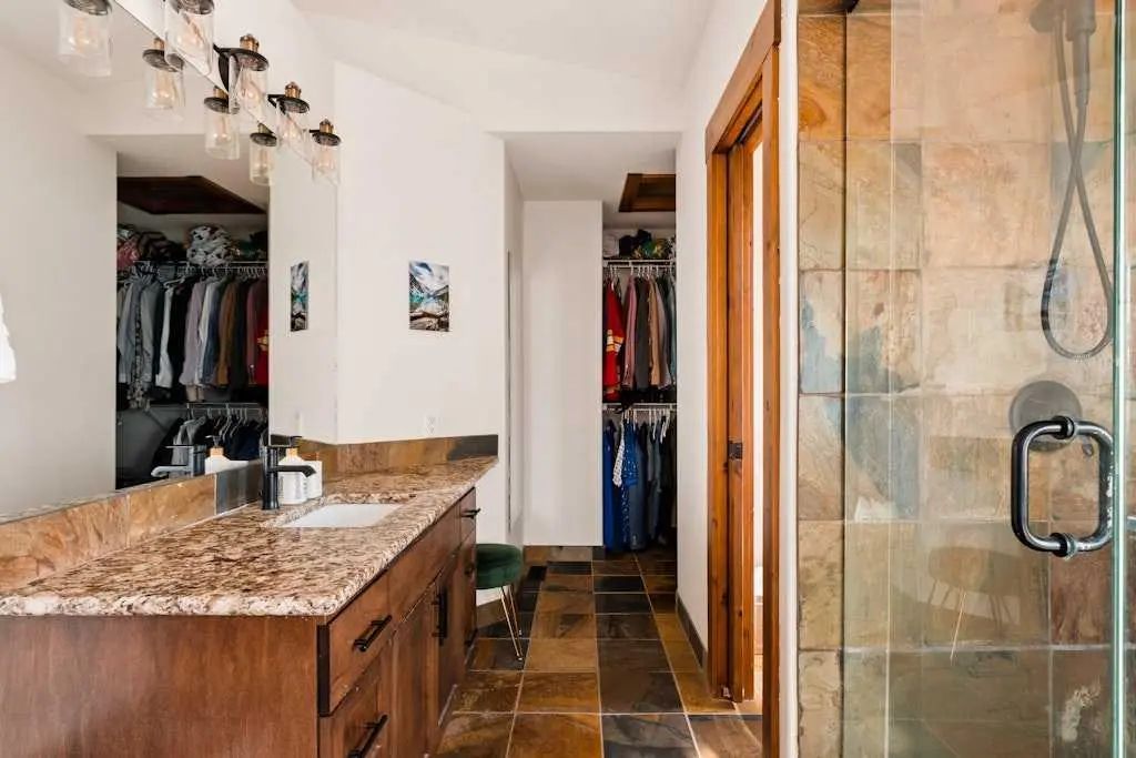 115 Rockmont Court Northwest, Calgary – Residential Detached Listing Photo 23