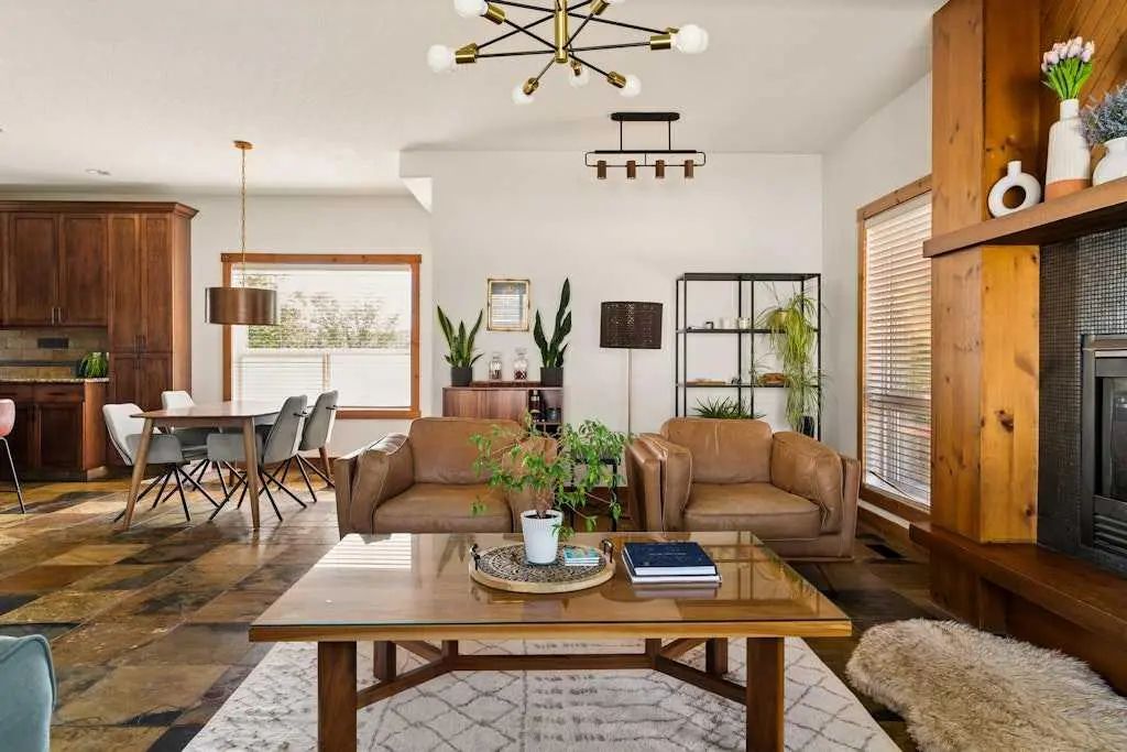 115 Rockmont Court Northwest, Calgary – Residential Detached Listing Photo 3