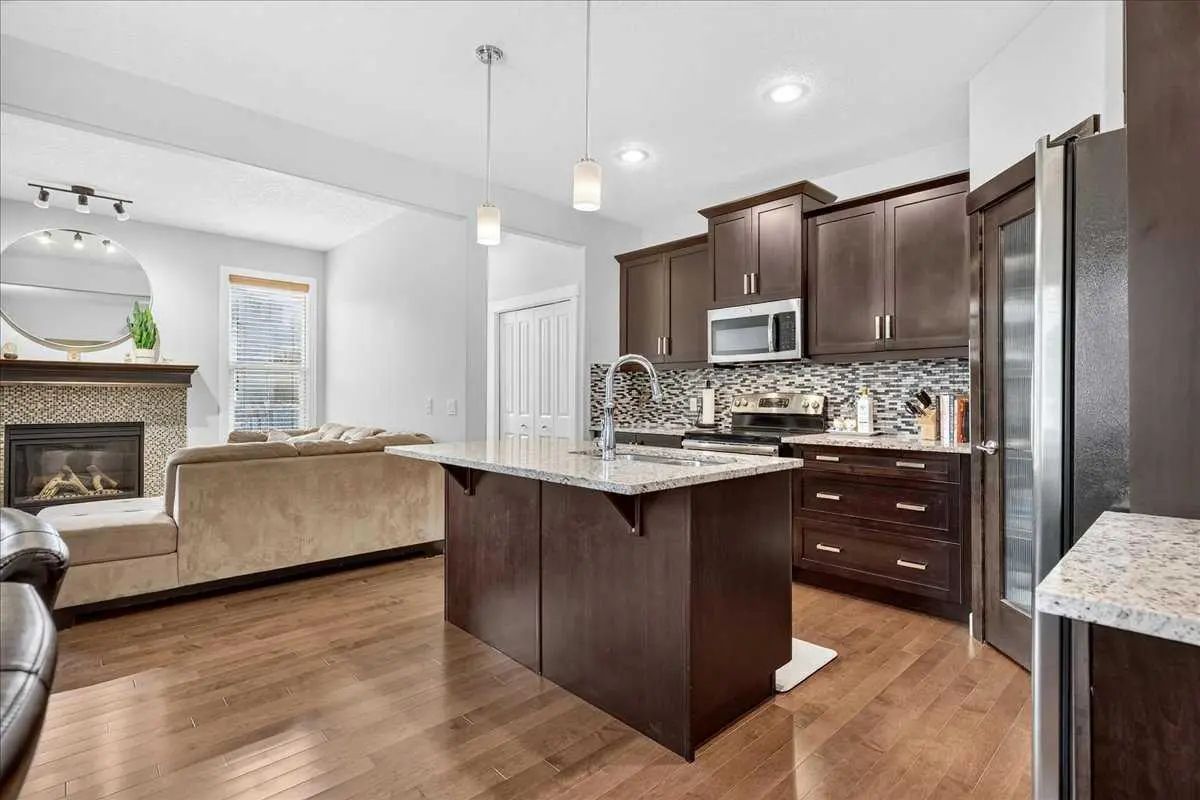 28 Evansborough Gate Northwest, Calgary – Residential Detached Listing Photo 11