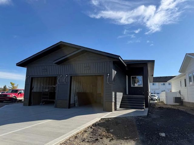 15 Ellington Crescent , Red Deer