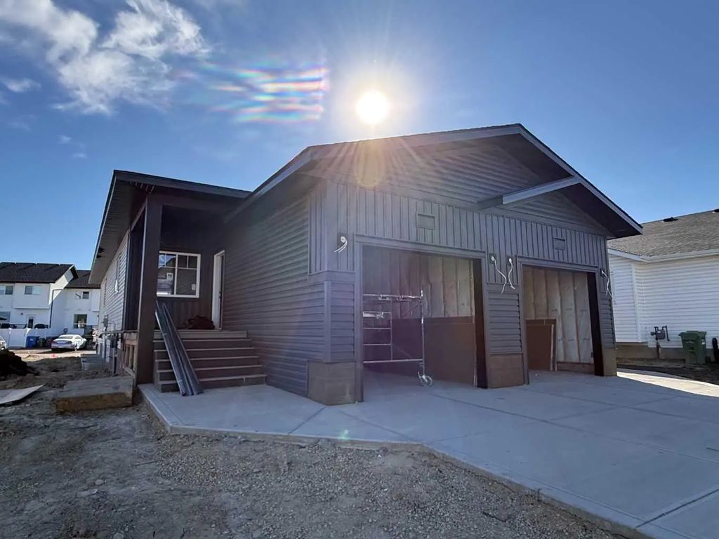 13 Ellington Crescent , Red Deer