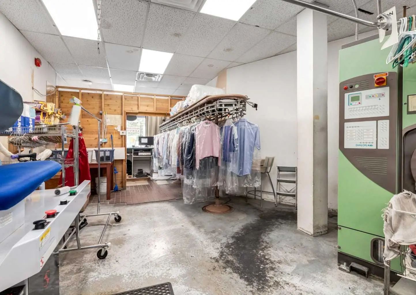 116 5403 Crowchild Trail Northwest, Calgary – Commercial Retail Listing Photo 10