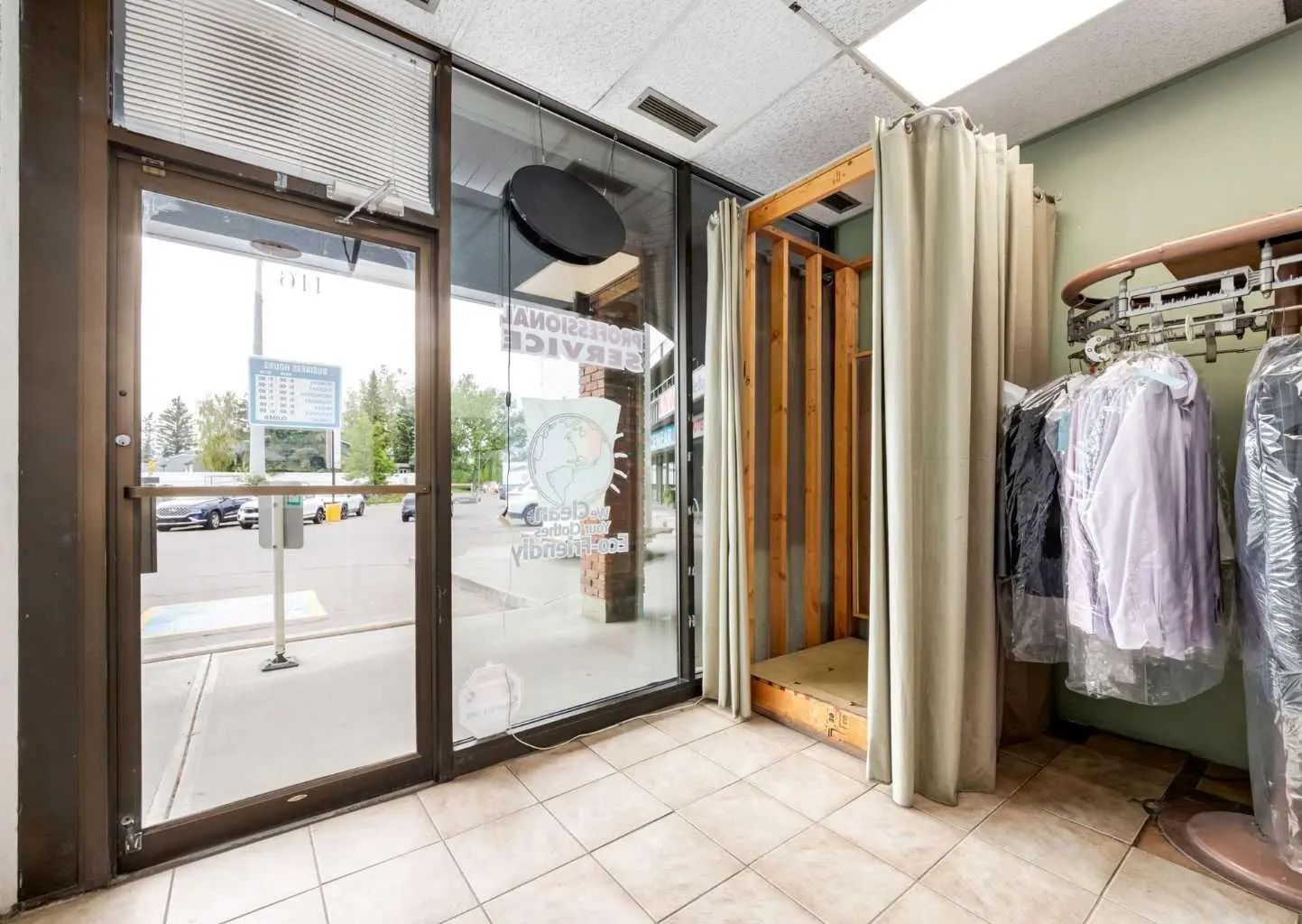 116 5403 Crowchild Trail Northwest, Calgary – Commercial Retail Listing Photo 4