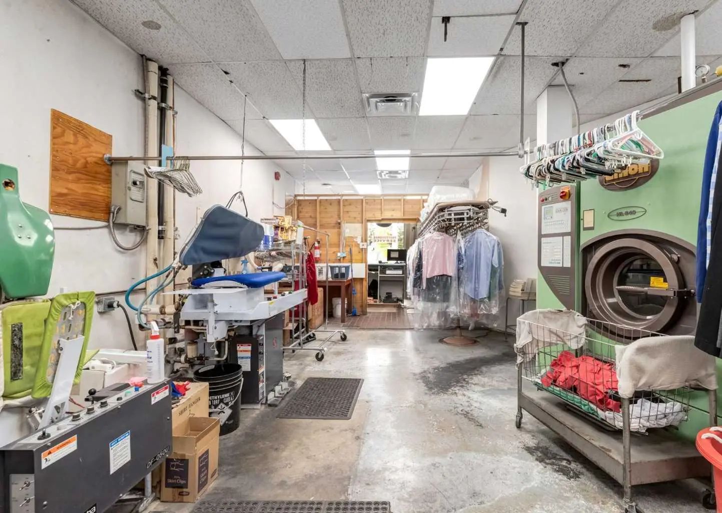 116 5403 Crowchild Trail Northwest, Calgary – Commercial Retail Listing Photo 9