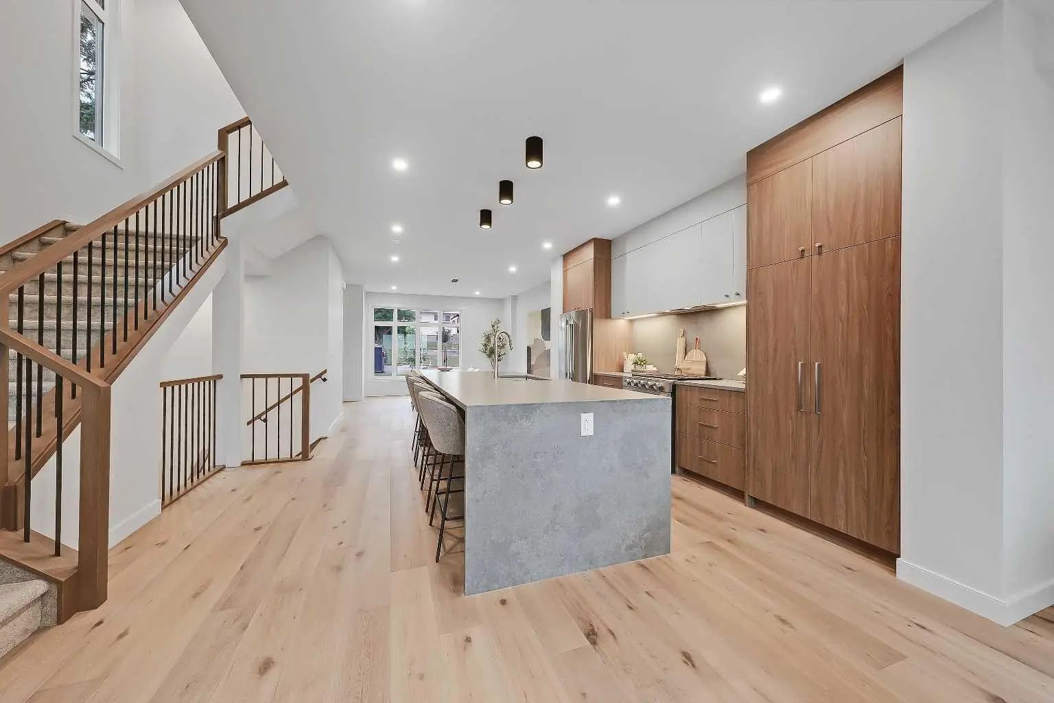 4320 Centre A Street Northeast, Calgary – Residential Semi Detached (Half Duplex) Listing Photo 10