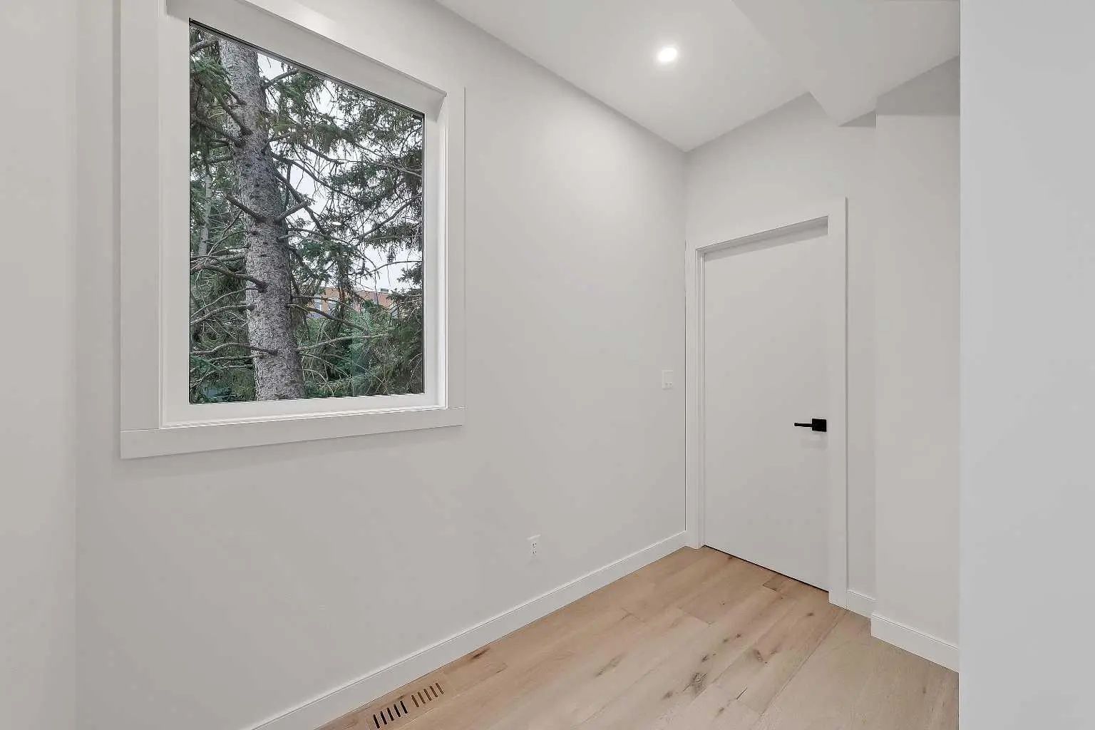 4320 Centre A Street Northeast, Calgary – Residential Semi Detached (Half Duplex) Listing Photo 16