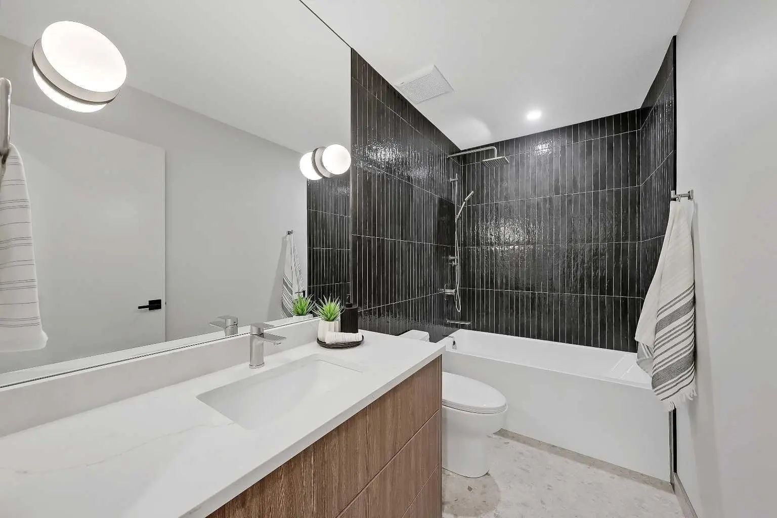4320 Centre A Street Northeast, Calgary – Residential Semi Detached (Half Duplex) Listing Photo 25