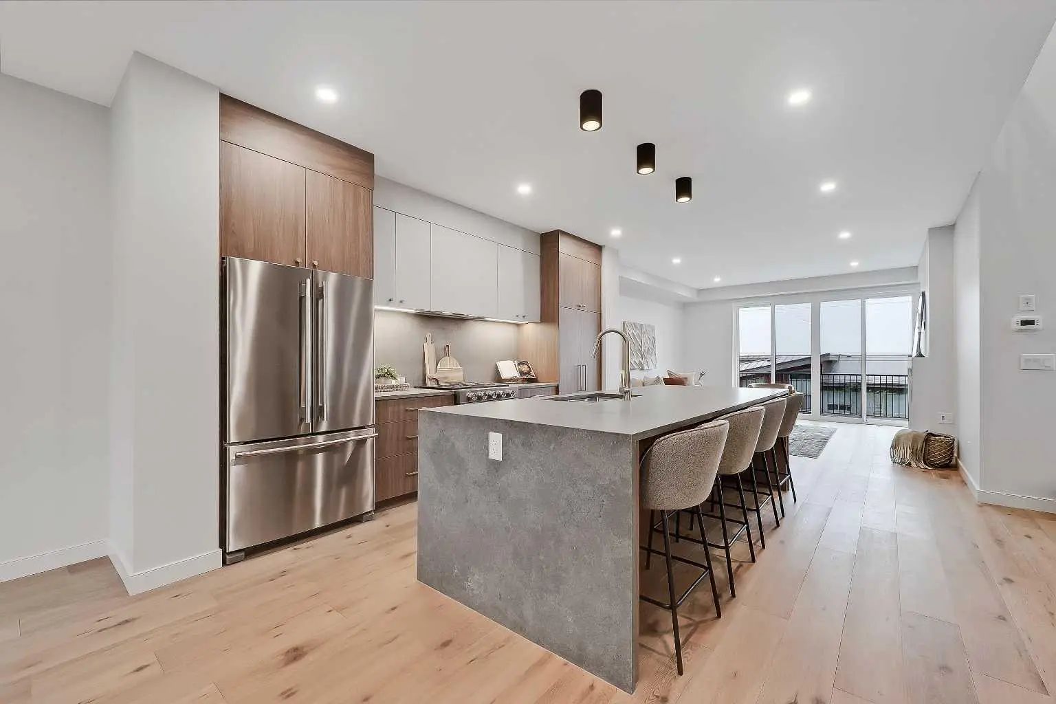 4320 Centre A Street Northeast, Calgary – Residential Semi Detached (Half Duplex) Listing Photo 6