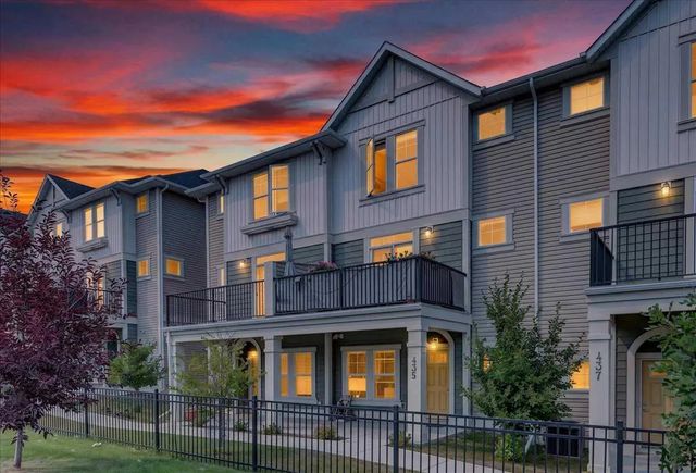 435 South Point Lane Sw, Airdrie