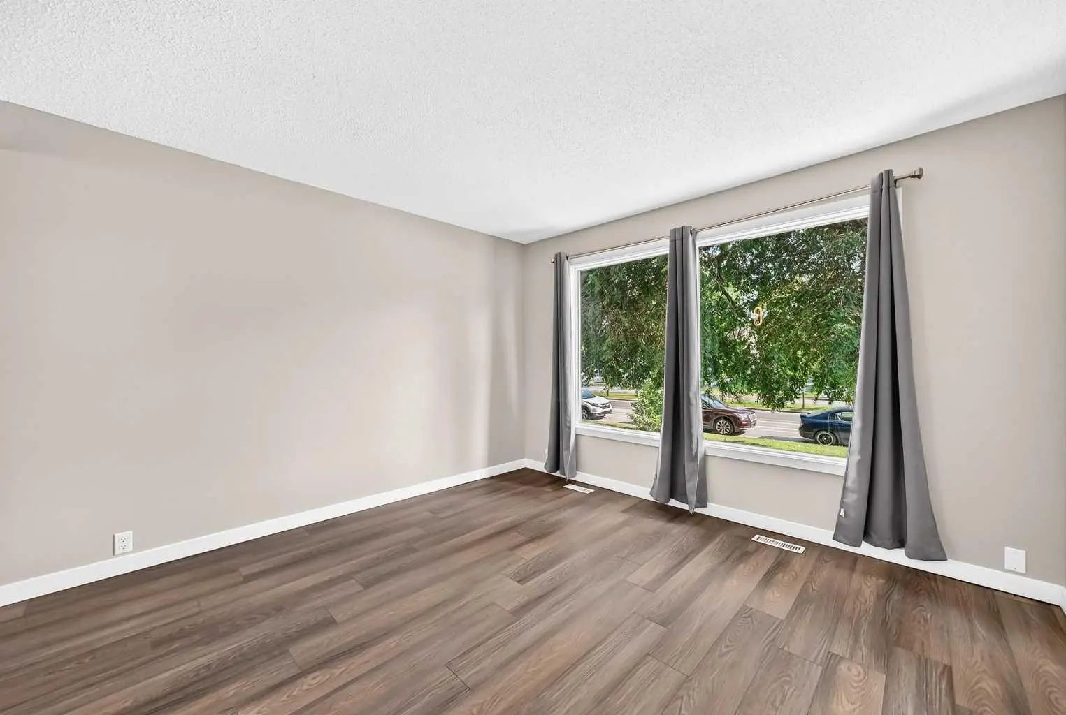 96 Erin Woods Boulevard Southeast, Calgary – Residential Semi Detached (Half Duplex) Listing Photo 11