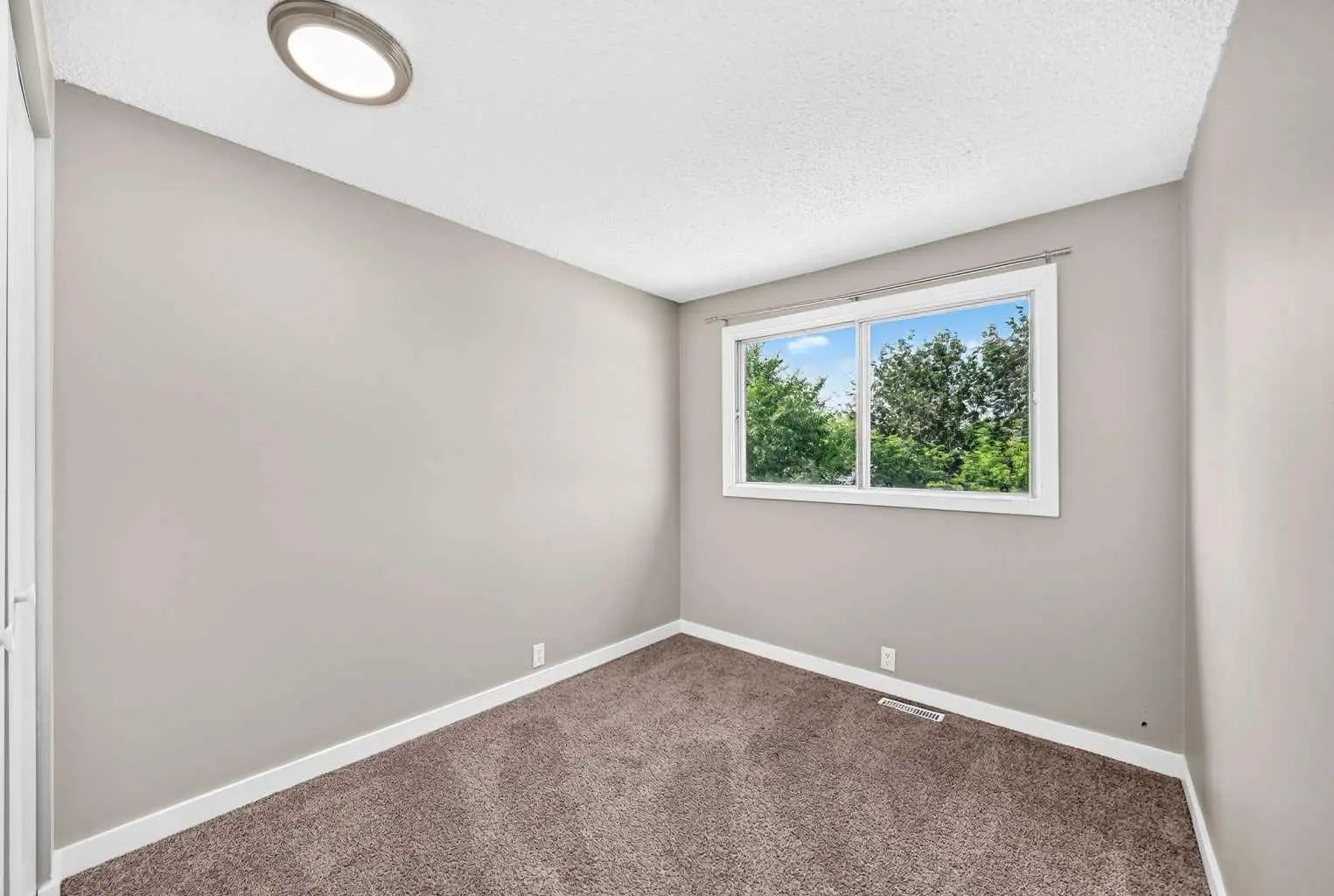 96 Erin Woods Boulevard Southeast, Calgary – Residential Semi Detached (Half Duplex) Listing Photo 18
