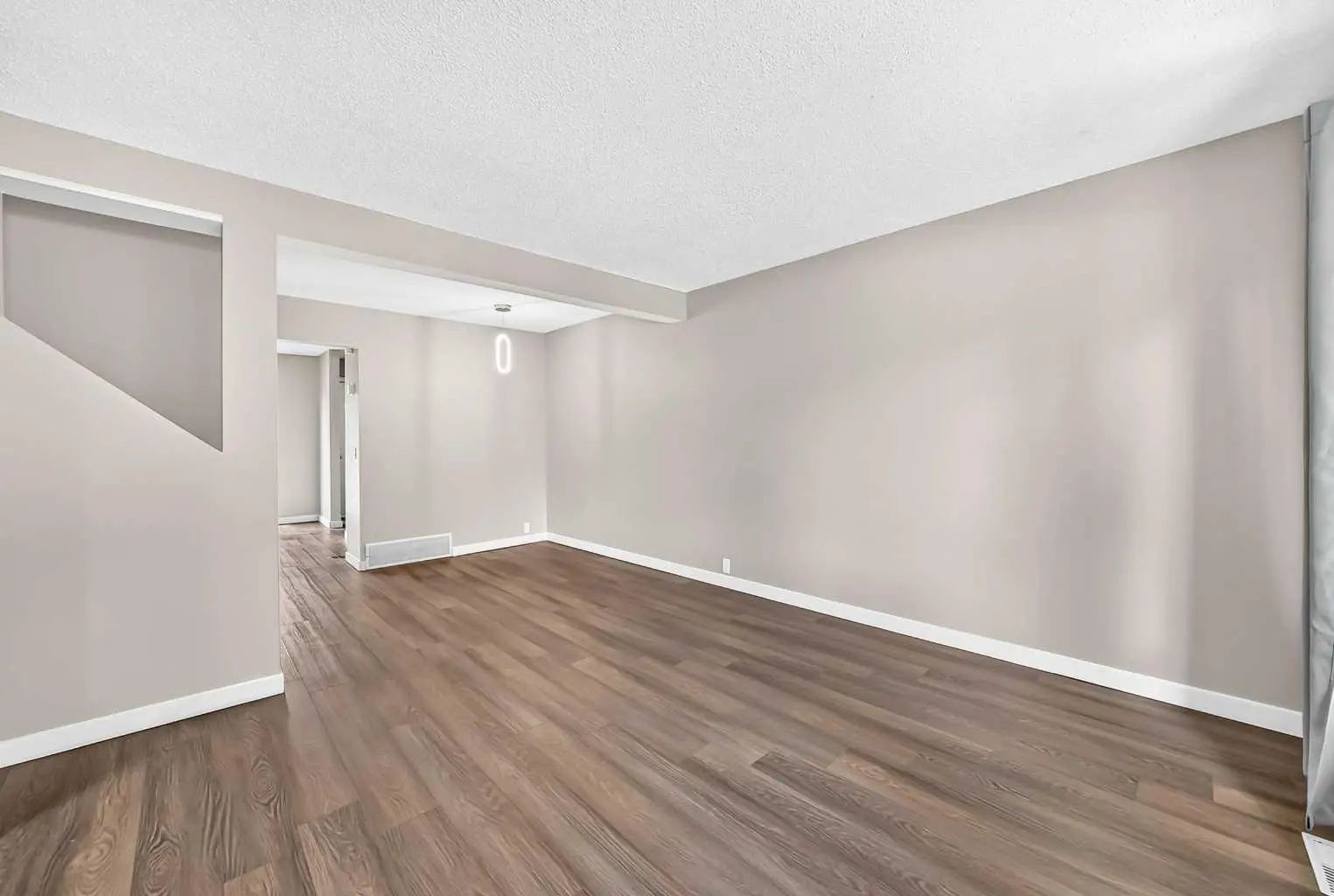 96 Erin Woods Boulevard Southeast, Calgary – Residential Semi Detached (Half Duplex) Listing Photo 8