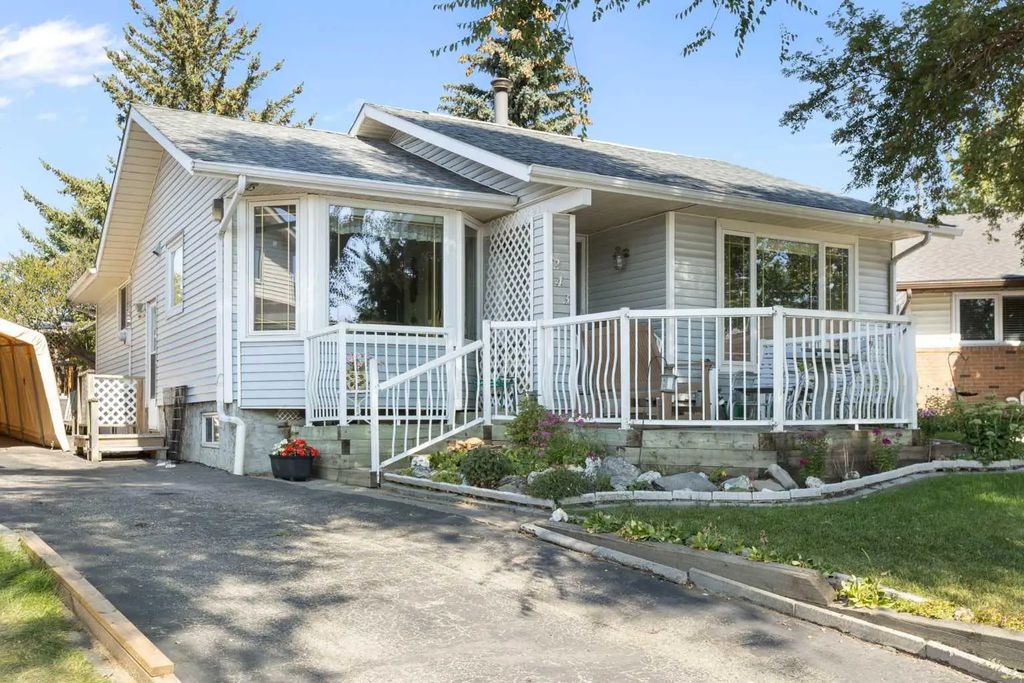243 Radcliffe Place Se, Calgary
