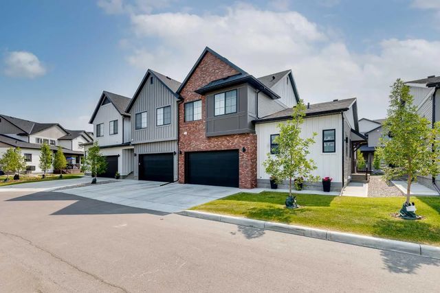 1803 201 Cooperswood Green Sw, Airdrie