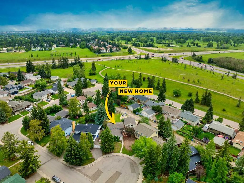 15 Southdale Bay Sw, Calgary