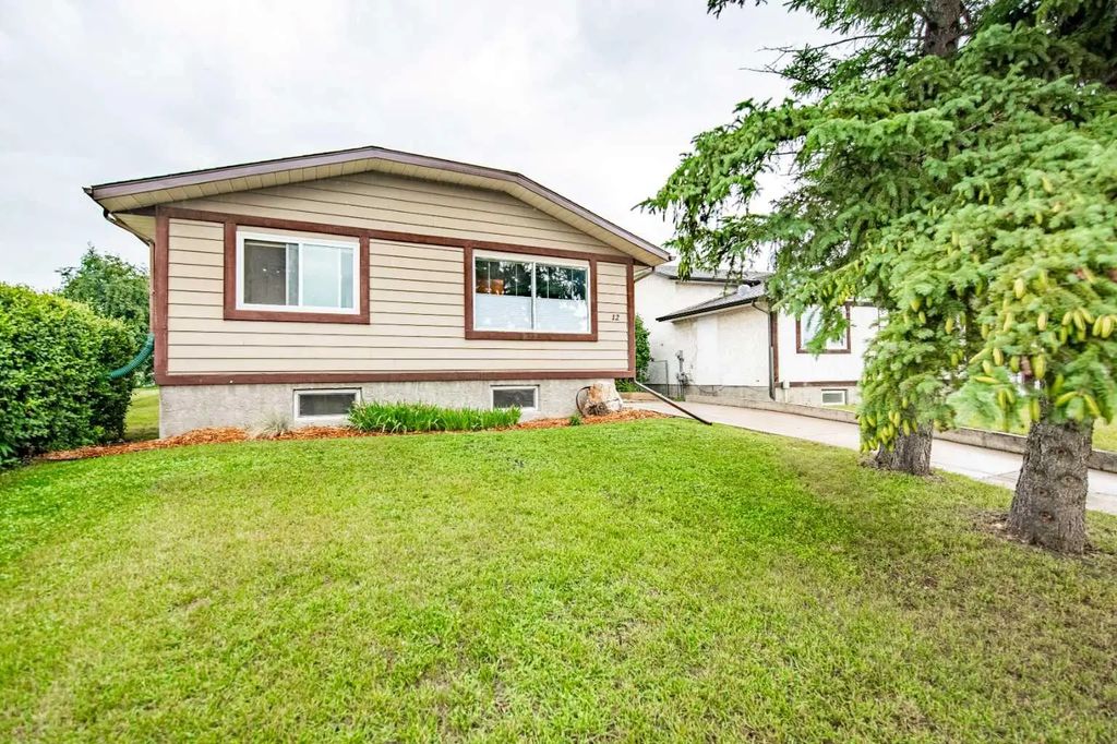 12 Opal Close , Lacombe