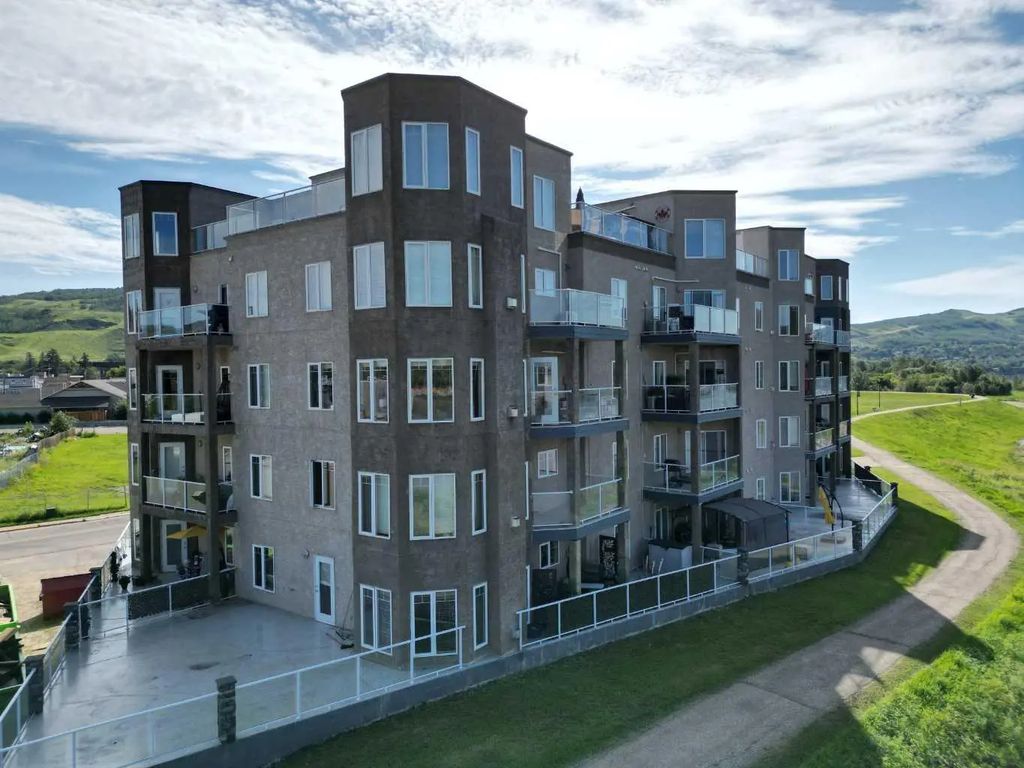 206 9810 94 Street , Peace River