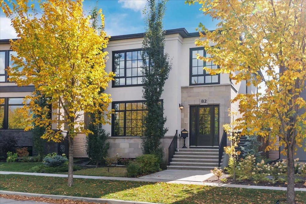 82 Valour Circle Sw, Calgary