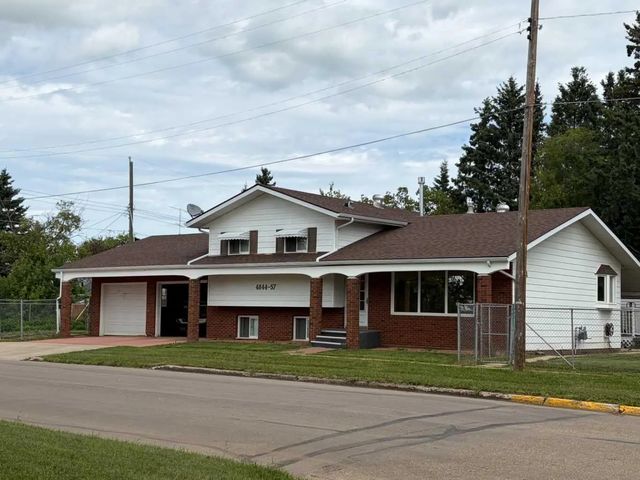 4844 57 Avenue , High Prairie
