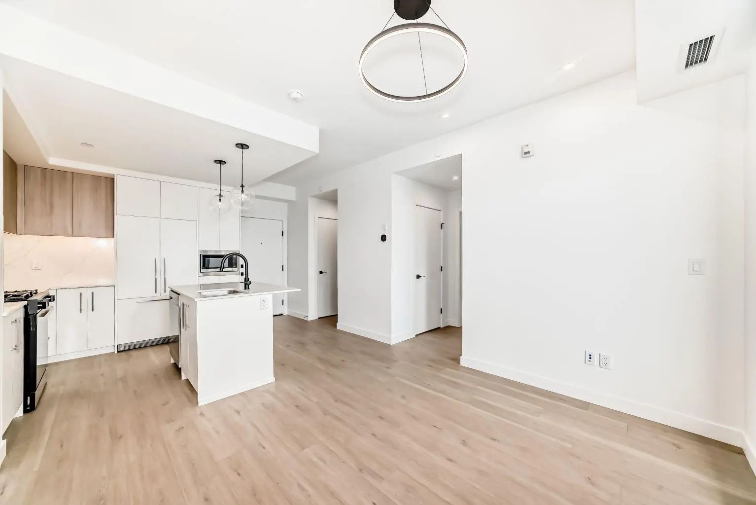 415 8375 Broadcast Avenue Southwest, Calgary – Residential Apartment Listing Photo 13