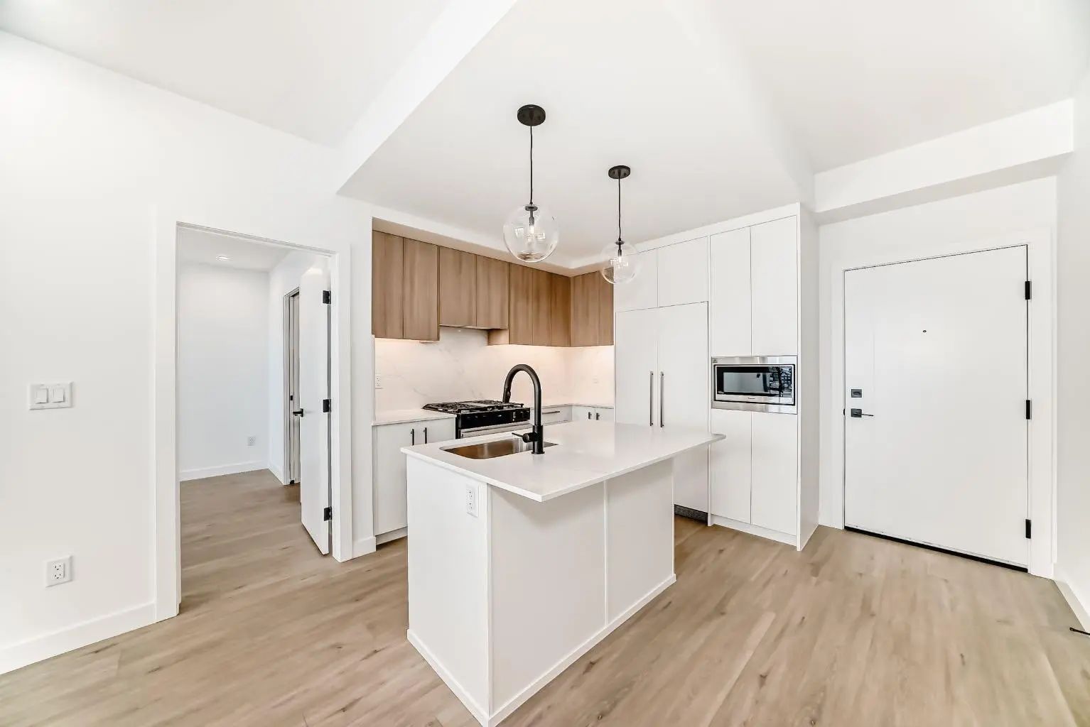 415 8375 Broadcast Avenue Southwest, Calgary – Residential Apartment Listing Photo 4